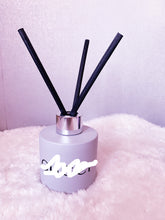 Load image into Gallery viewer, Single Inspired Reed diffuser (Read info)